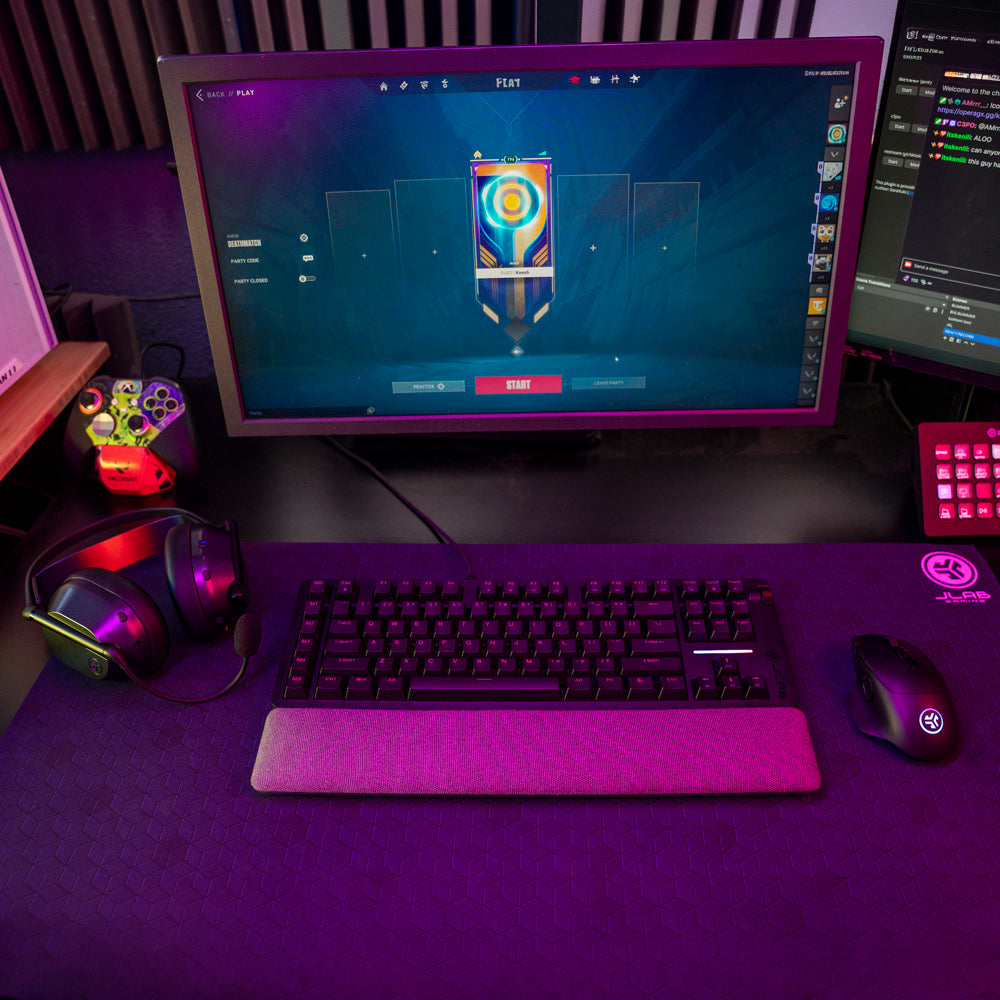 Daybreak Gaming Family Black